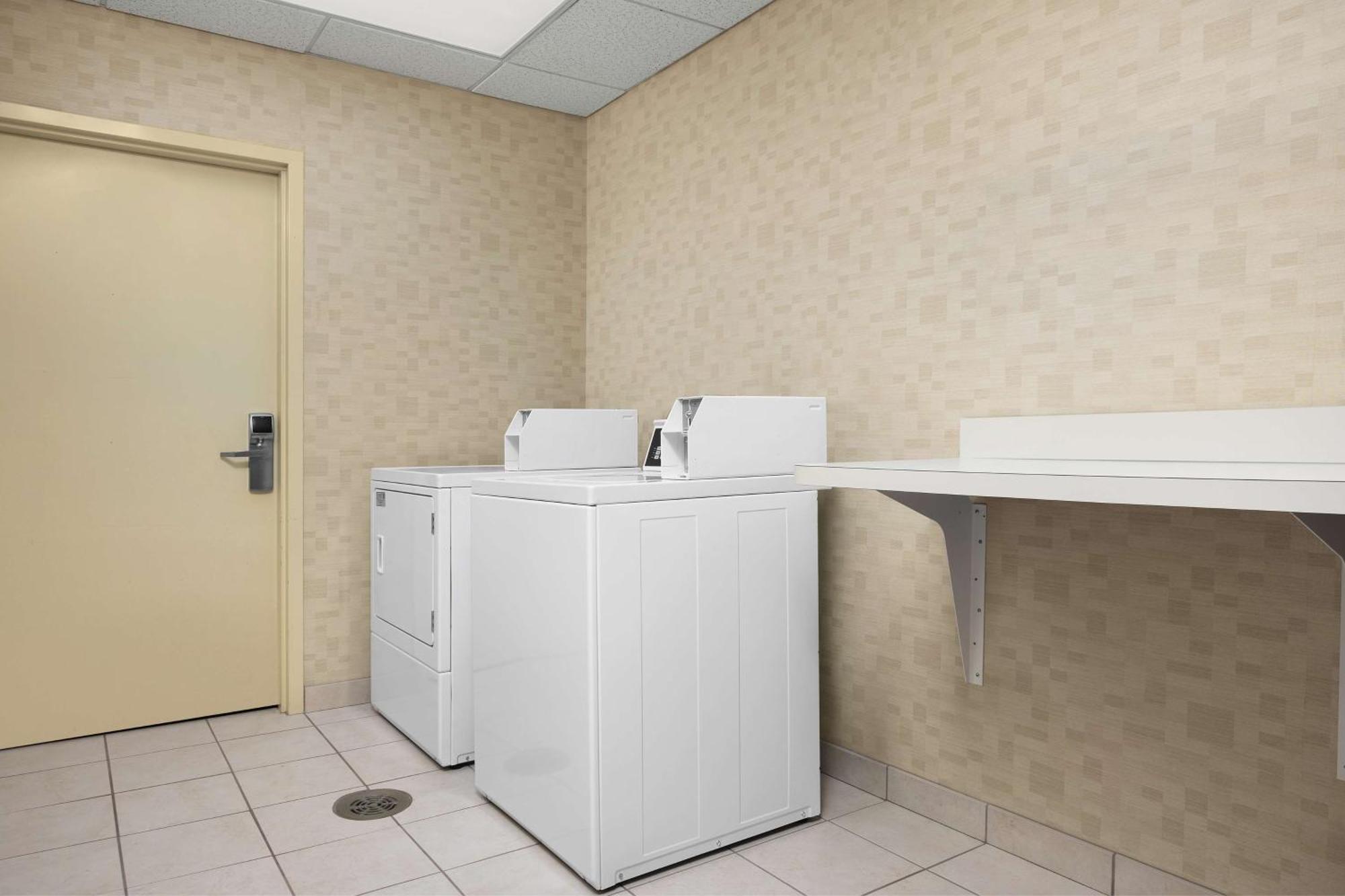 Hampton Inn Syracuse Clay Liverpool Ngoại thất bức ảnh